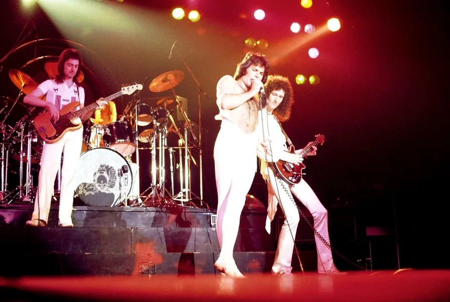 Queen на сцене — A Day at the Races Tour, 1977