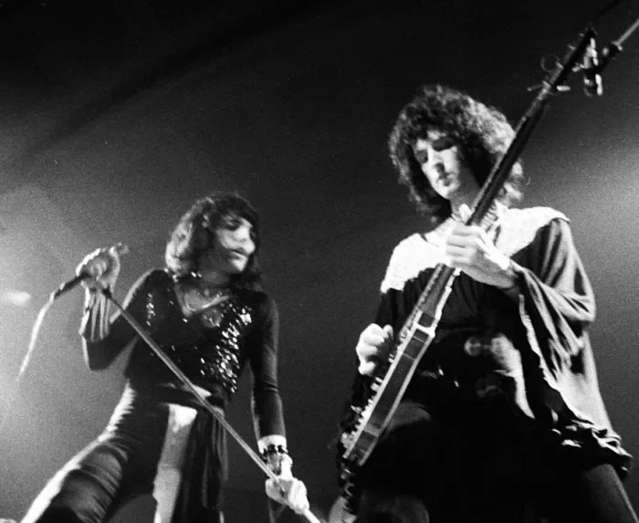 Фредди Меркьюри и Брайан Мэй на сцене, Queen II Tour, апрель 1974